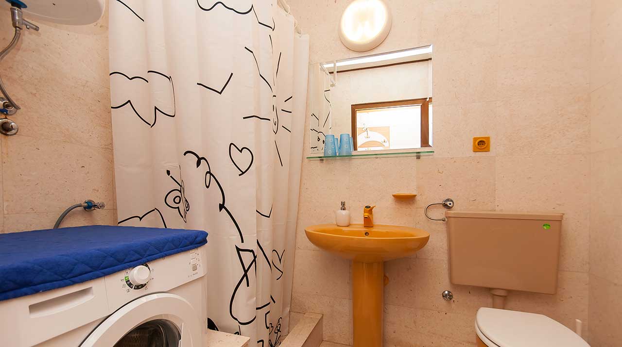 Apartment LEO - Omis