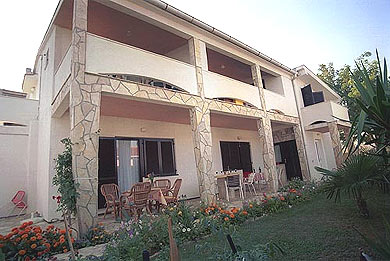 rudez.jpg (56087 bytes)