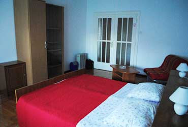 Apartment double bed room